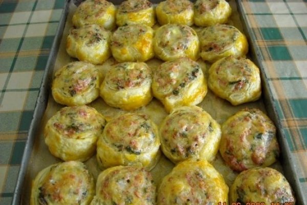 Pateuri cu crenvursti