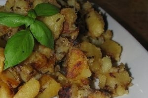 Cartofi prajiti cu usturoi