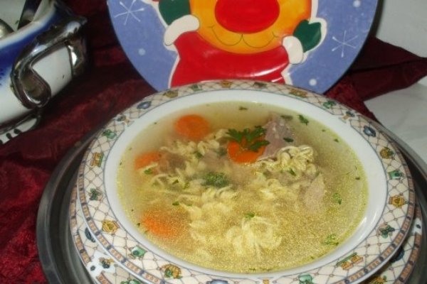 Supa din pulpa de curcan cu taitei instant