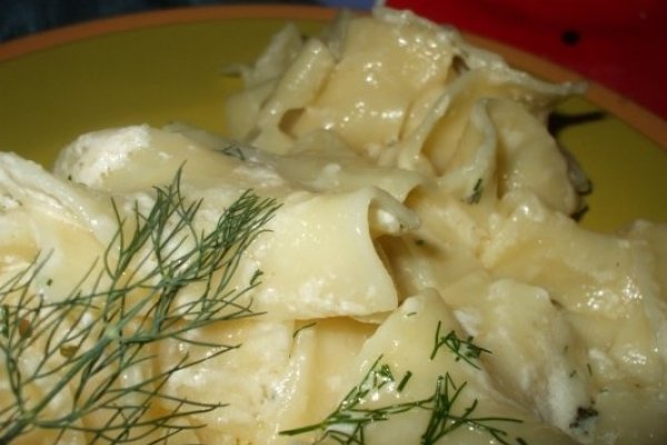 Paste cu branza, cascaval si smantana