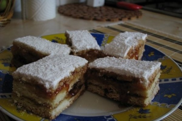 Prajitură cu marmeladă de caise