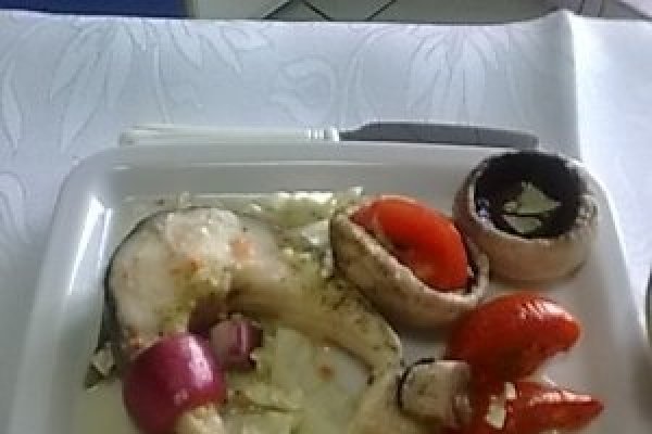 Medalion de crap cu legume la cuptor