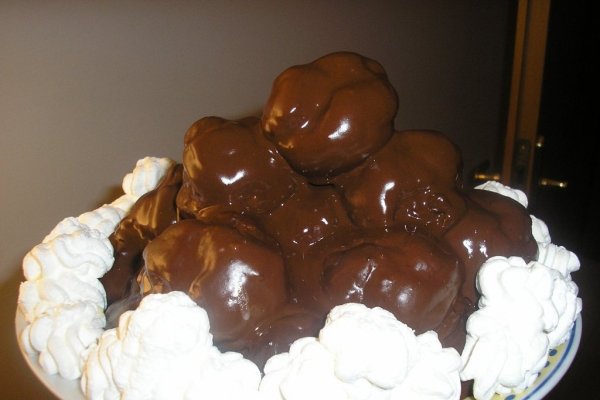 profiterol cu ciocolata