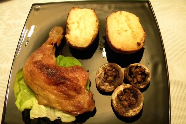 Pulpe de pui la grill cu cartofi cpti.