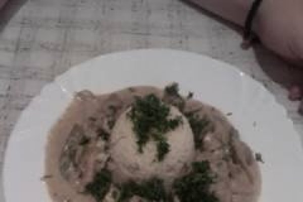 Tocanita Stroganoff cu garnitura de orez