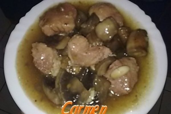 Rasol alb de porc cu ciuperci champignion