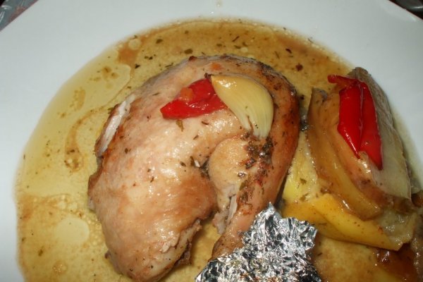 Pui la cuptor cu mar si telina