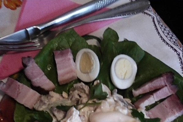 Salata  cu ficat de porc cu oua de prepelita