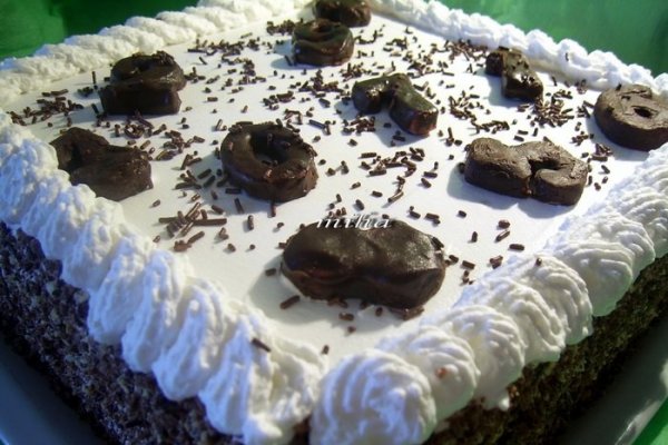 Tort cu mouse de ciocolata si menta