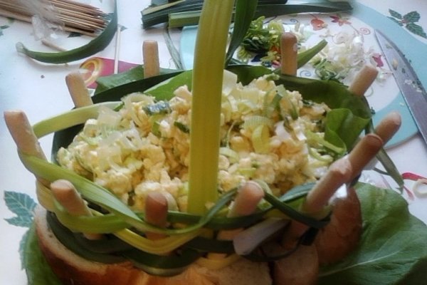 Salata de ou si branza topita