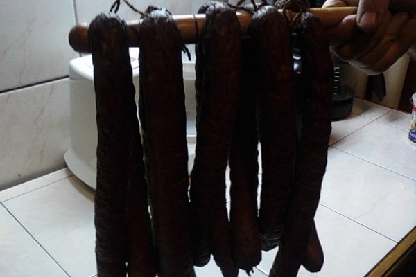 Carnati afumati de casa