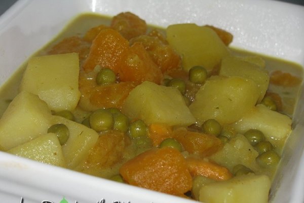 Curry cu cartofi si mazare