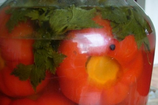 Gogosari marinati umpluti cu struguri