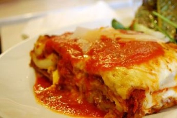 Musaca de cartofi, de vinete si multe alte combinatii