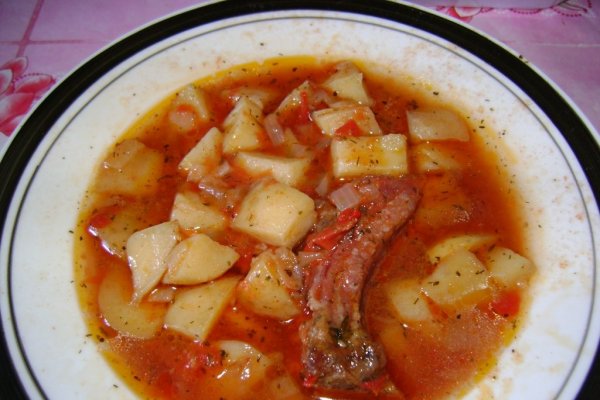 Mancare de cartofi cu costita afumata