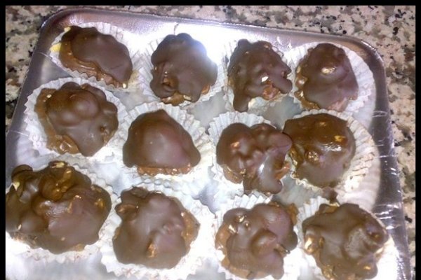 Bomboane de ciocolata cu umplutura crocanta