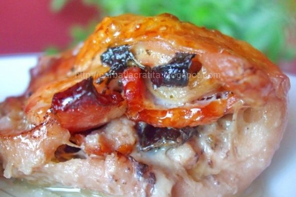 Pulpe de pui umplute cu masline, kaizer si busuioc