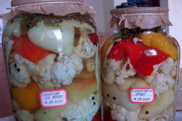 Ardei gras si conopida la borcan