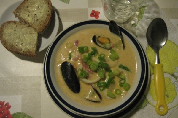 Supa de peste si  fructe de mare (Seafood chowder)