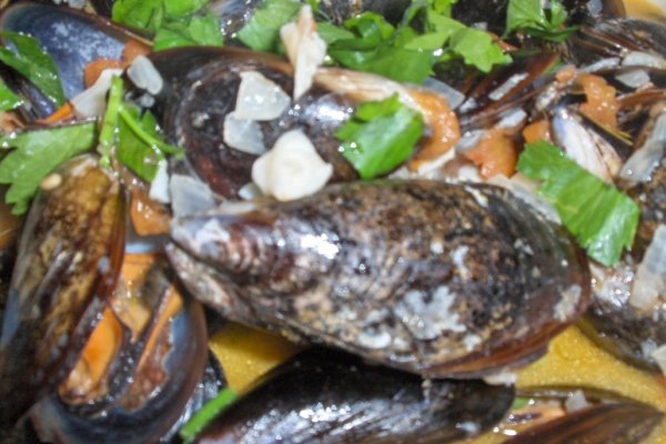 Midiile marinarului (Mexilhões á Marinheiro)