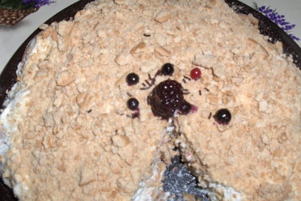 Tort de biscuiti  (Bolo de bolacha)