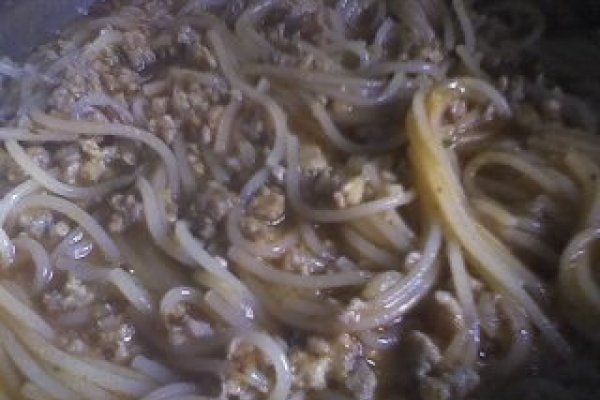 Spaghete bolognese