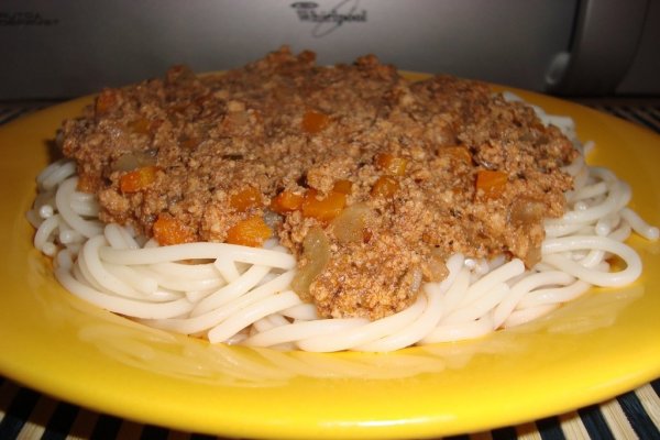 Spaghete cu sos de carne de vita