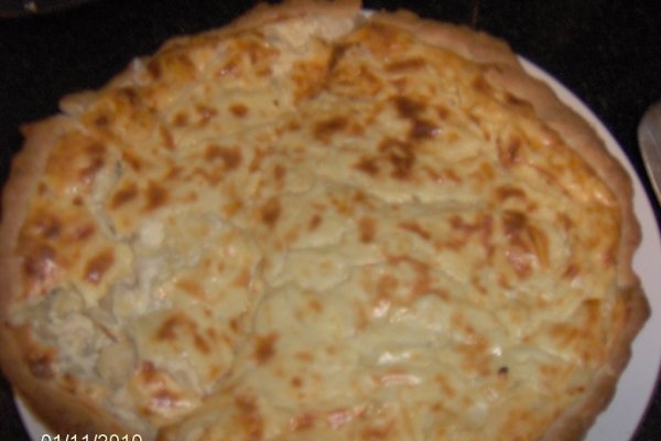 Tarta cu brinza si ceapa