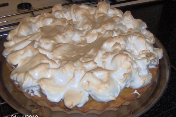 Tarta cu crema de lamaie si bezea