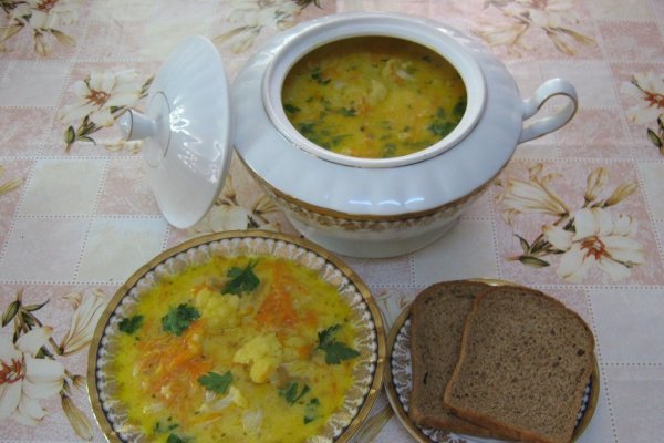 Ciorbita de conopida cu morcovi si bors