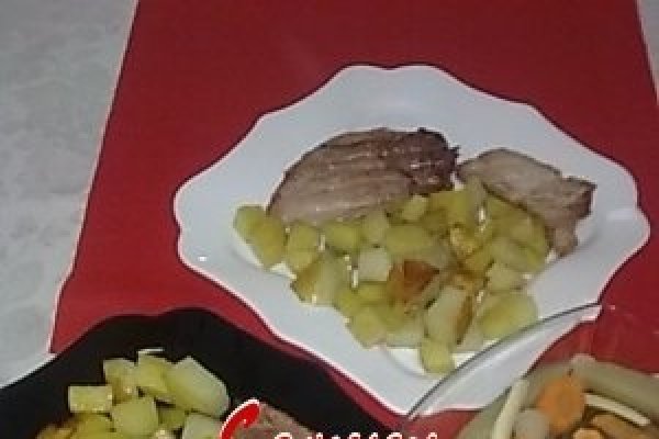 Friptura de porc cu cartofi prajiti