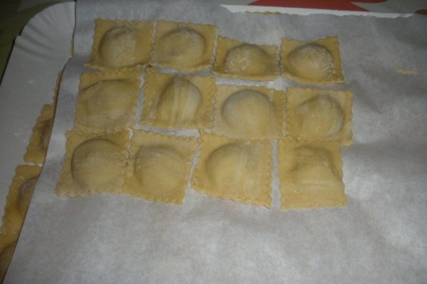 Ravioli  cu umplutura de  peste