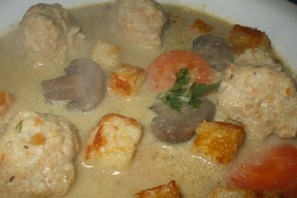 Supa crema de ciuperci cu perisoare