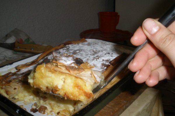 Placinta cu branza dulce si stafide