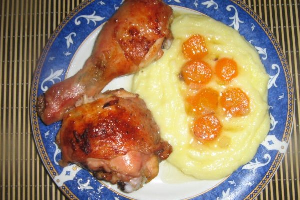 Pui la cuptor cu piure de cartofi