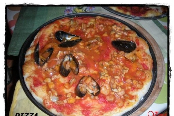 Pizza cu fructe de mare