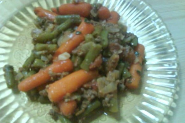 Fasole verde cu morcovi baby si sos de carne