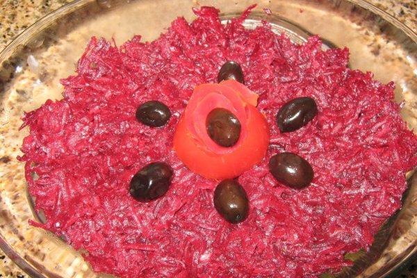 Salata de sfecla rosie cu usturoi