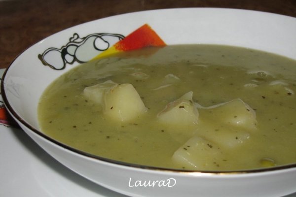Supa de mazare si cartofi cu busuioc