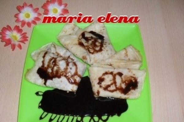 Clatite cu gem si sos de ciocolata