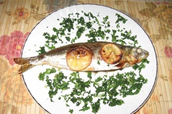 Scrumbie umpluta cu verdeturi-specialitate dobrogeana