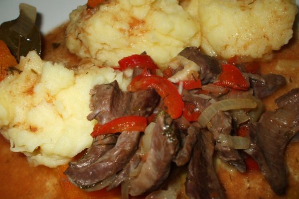 Inima in sos vanatoresc si cartofi piure