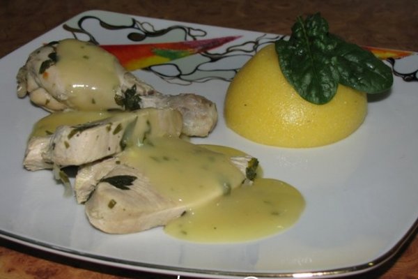 Pui fiert cu sos cu tarhon