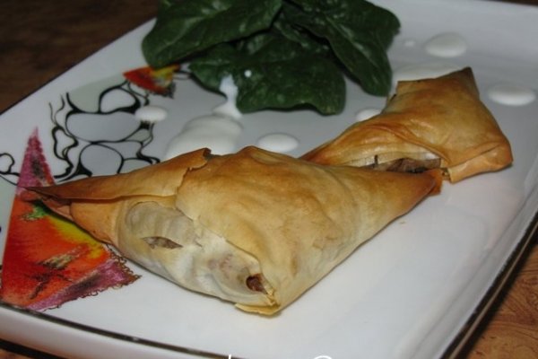 Pachetele cu ficat de pui, stafide, mere si vin rosu