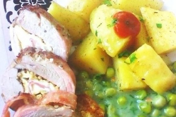 Rulada din pulpe superioare de pui cu mazare