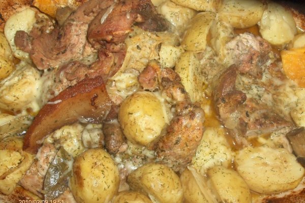 Muschi de porc la cuptor in sos de portocale si vin(reteta proprie)