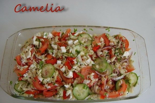 Salata cu telemea de vaca taiata cubulete