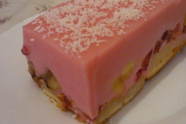 tort cu capsuni si banane