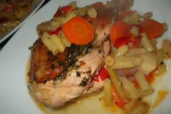 Pui la cuptor cu fasole verde