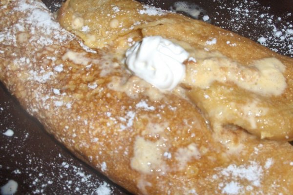 Clatite de branza dulce si stafide imbatate la cuptor(reteta portugheza)